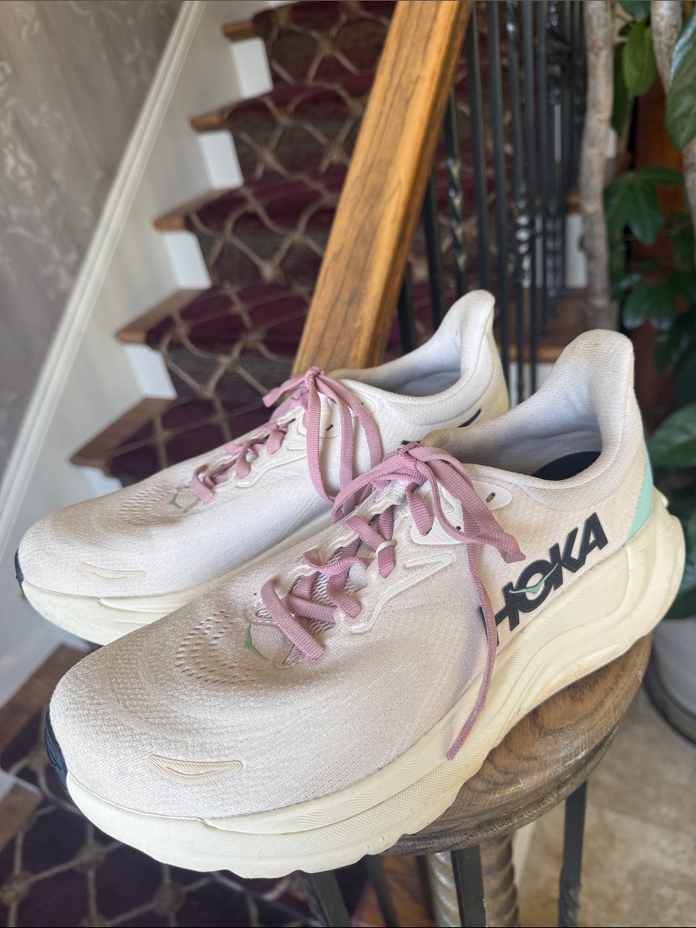 HOKA ARAHI 8 running shoe women’s size 8 1/2 very good condition - Picture 10 of 11